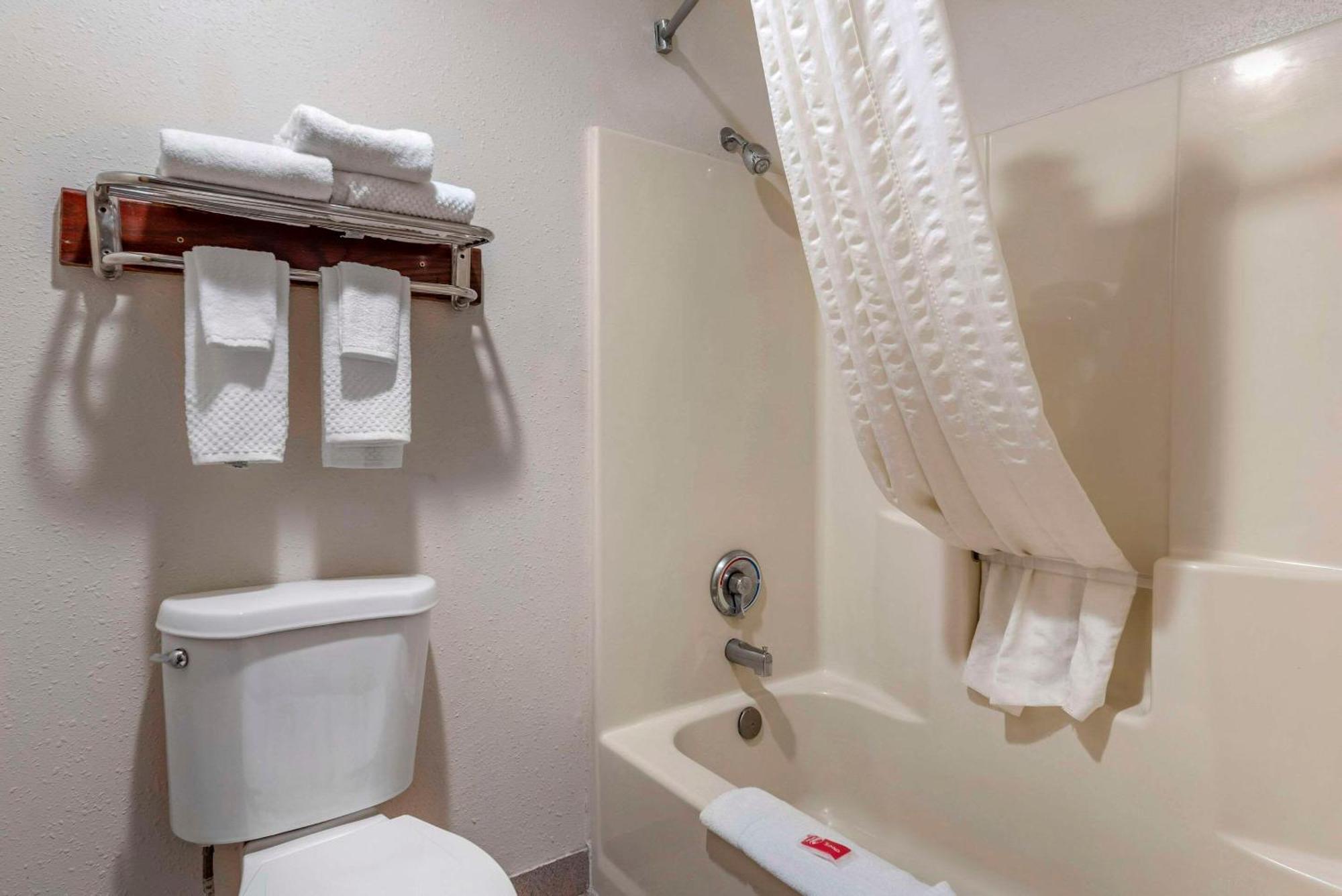 Econo Lodge Portland Airport Екстер'єр фото